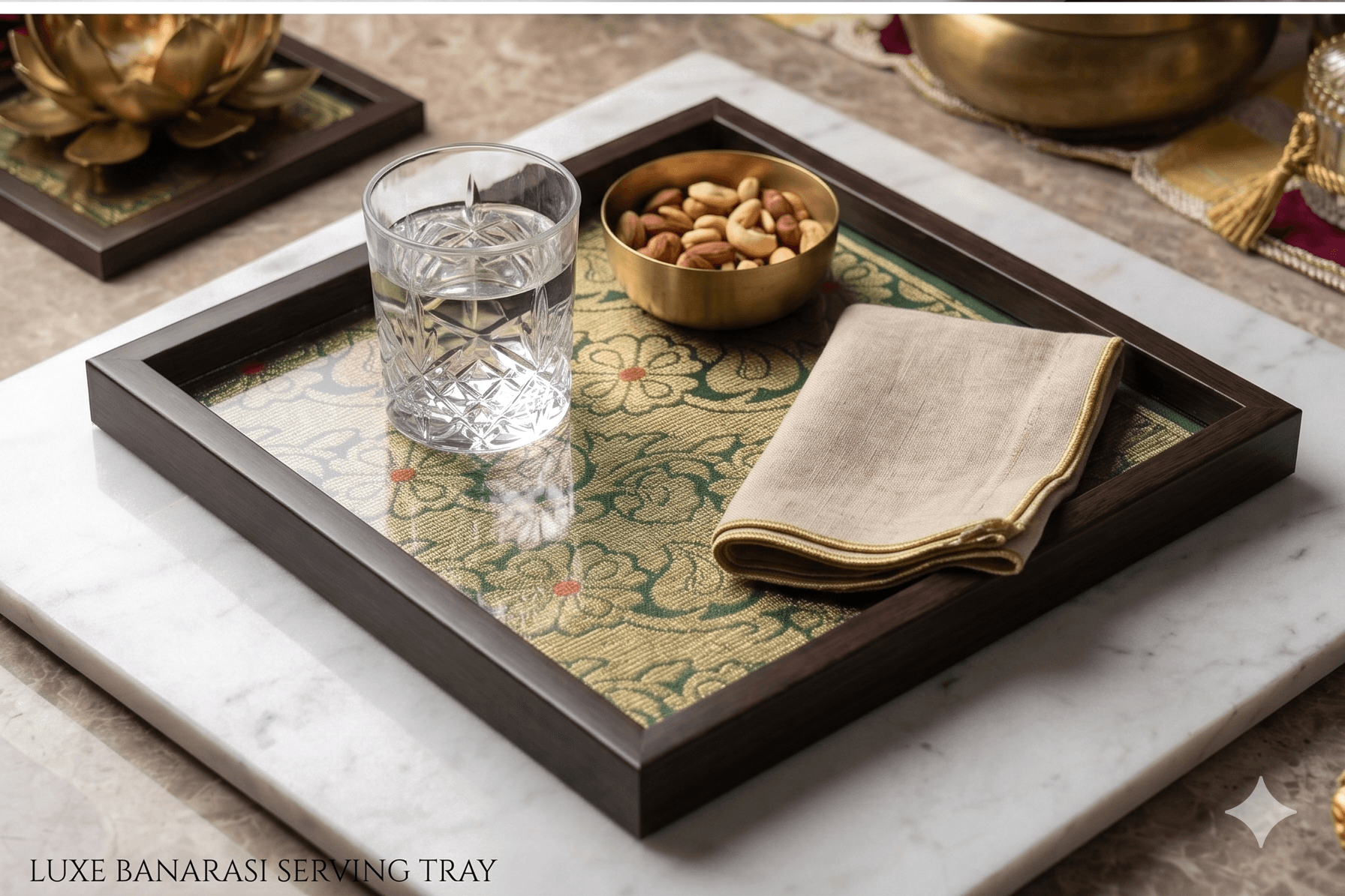 Banaras Banaras Serving tray · Dark Walnut